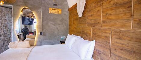 Deluxe Double Room | Free WiFi