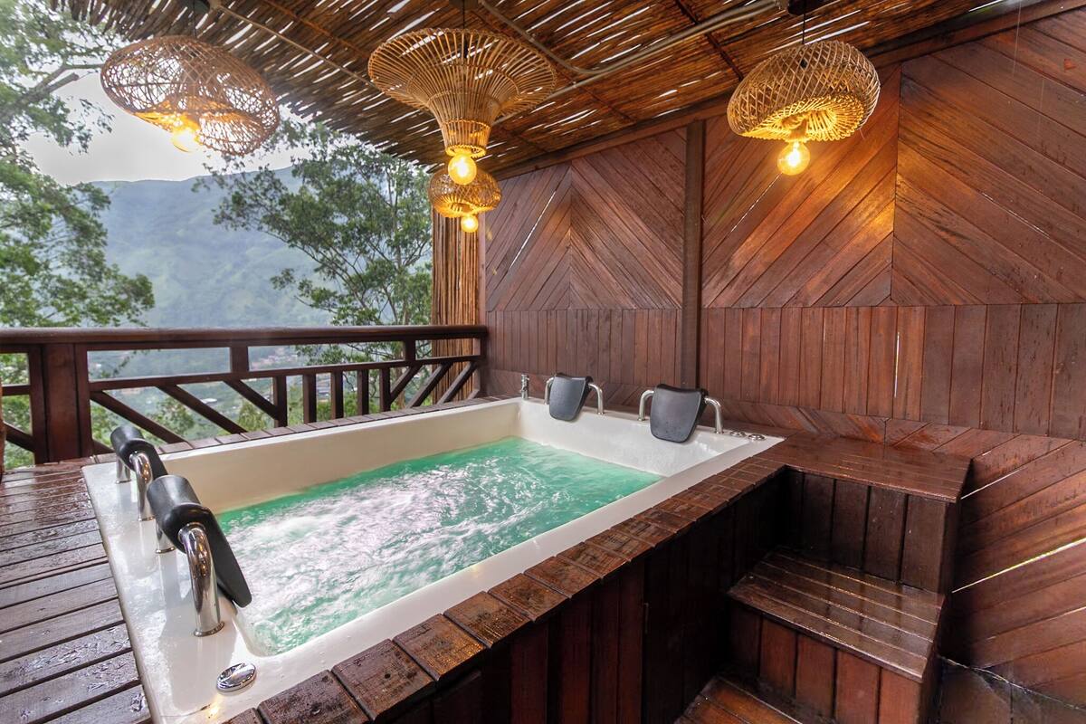 Deluxe chalet, uitzicht op bergen | Terras