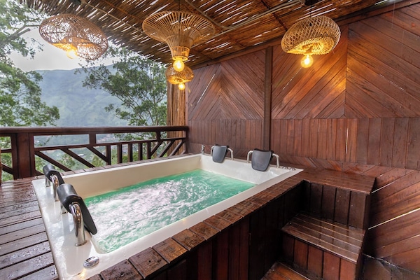 Deluxe-chalet, vuoristonäköala | Terassi/patio