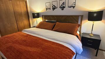 2 bedrooms, iron/ironing board, free WiFi, bed sheets