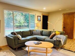 Smart TV, fireplace, DVD player, books