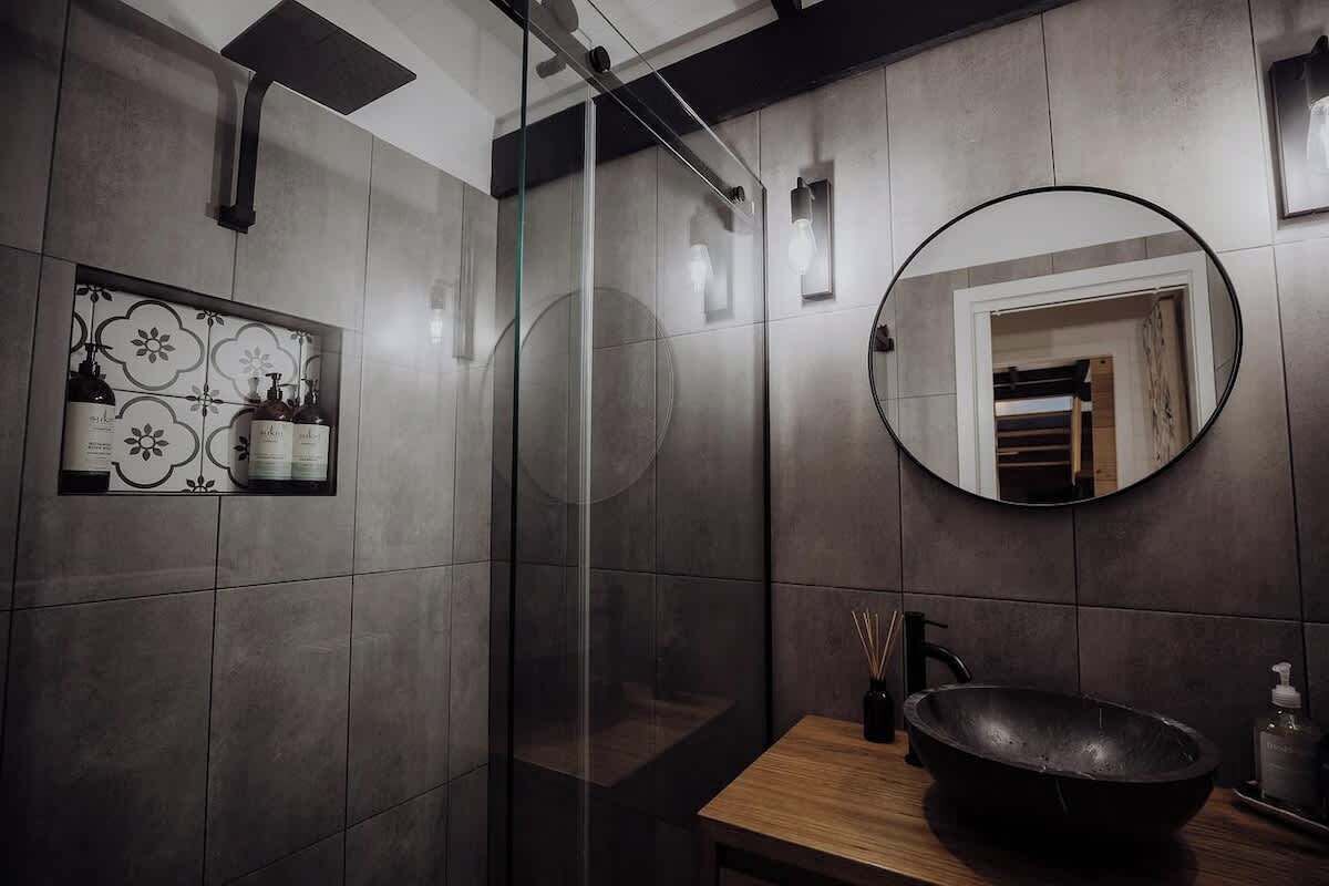 Shower, hair dryer, shampoo