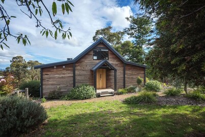 Duck`n Hill Barn & EV charge station