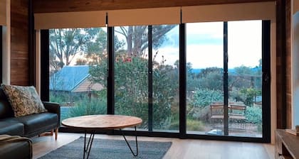 Duck`n Hill Loft & EV charge station!