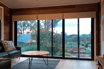 Duck`n Hill Loft & EV charge station!