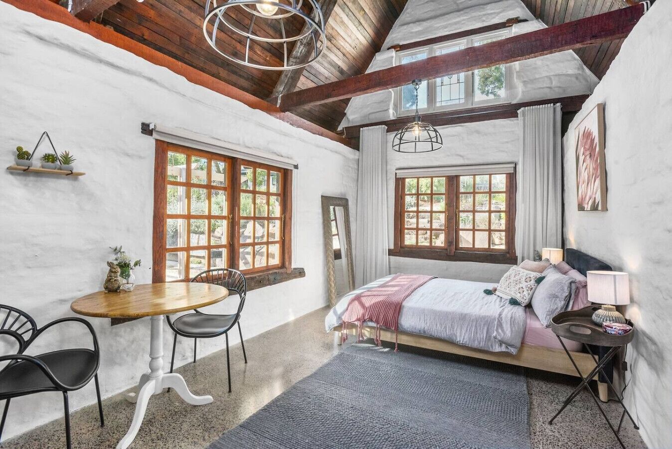 1 quarto, escrivaninha, Wi-Fi, roupa de cama