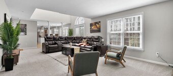 Spacious 5-bedroom house with AC, fitness room in charming Accokeek