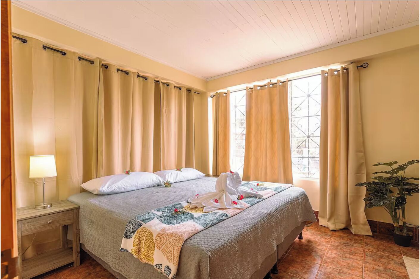 7 bedrooms, iron/ironing board, WiFi, bed sheets