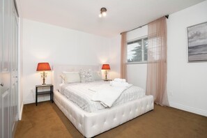 3 chambres, fer et planche à repasser, Wi-Fi gratuit, draps fournis