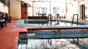 حمام سباحة
