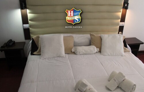 Suite monoambiente, con AA, Pisicna Clim. las 24 hs., desayuno y estac. opc.