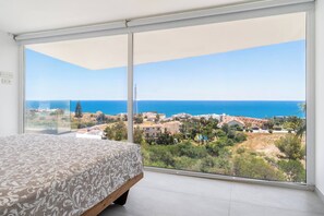 House, 5 Bedrooms, Smoking, Private Pool | 5 bedrooms - Charming Benalmádena House With Private Pool and Garden (Benalmádena)