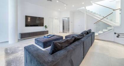 Charming Benalmádena House With Private Pool and Garden