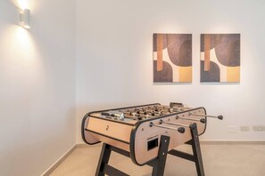 Casa, 5 habitaciones, fumadores, piscina privada | Sala de juegos