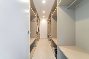 Hus, 5 soverom, røyk, privat basseng | Innvendig