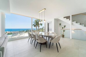 House, 5 Bedrooms, Smoking, Private Pool | Dining room