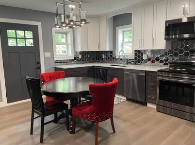 Beautiful Newly Renovated 3 Bedroom Home.  Pool Table, Play Station and More.