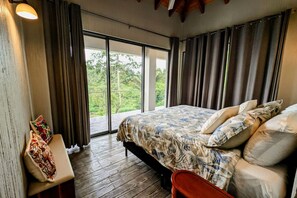 5 عدّة غرف نوم ومكتب ومكواة/لوح كي وسرير سفر