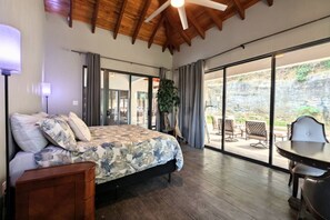 5 bedrooms, in-room safe, desk, iron/ironing board - Luxury Private Villa Near San Ignacio | Sleeps 2–10 | Pool, Gym & Flexible Layout (Santa Elena)