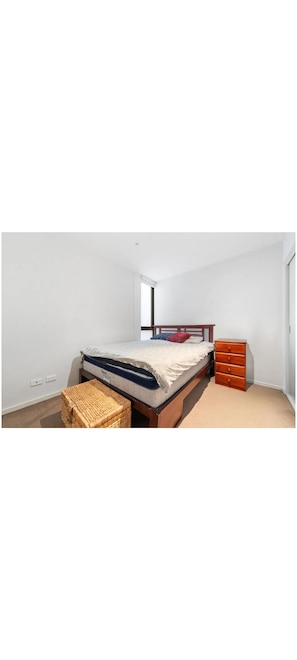 2 bedrooms, bed sheets