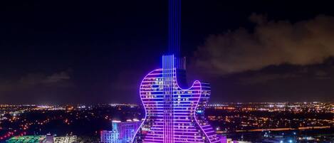 Casa de ciudad club, vista a la ciudad | Vista a la calle