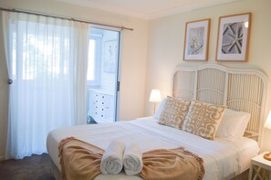 3 makuuhuonetta, työpöytä, silitysrauta/-lauta, ilmainen Wi-Fi