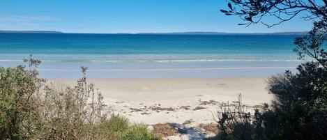 靠近海滩、沙滩毛巾