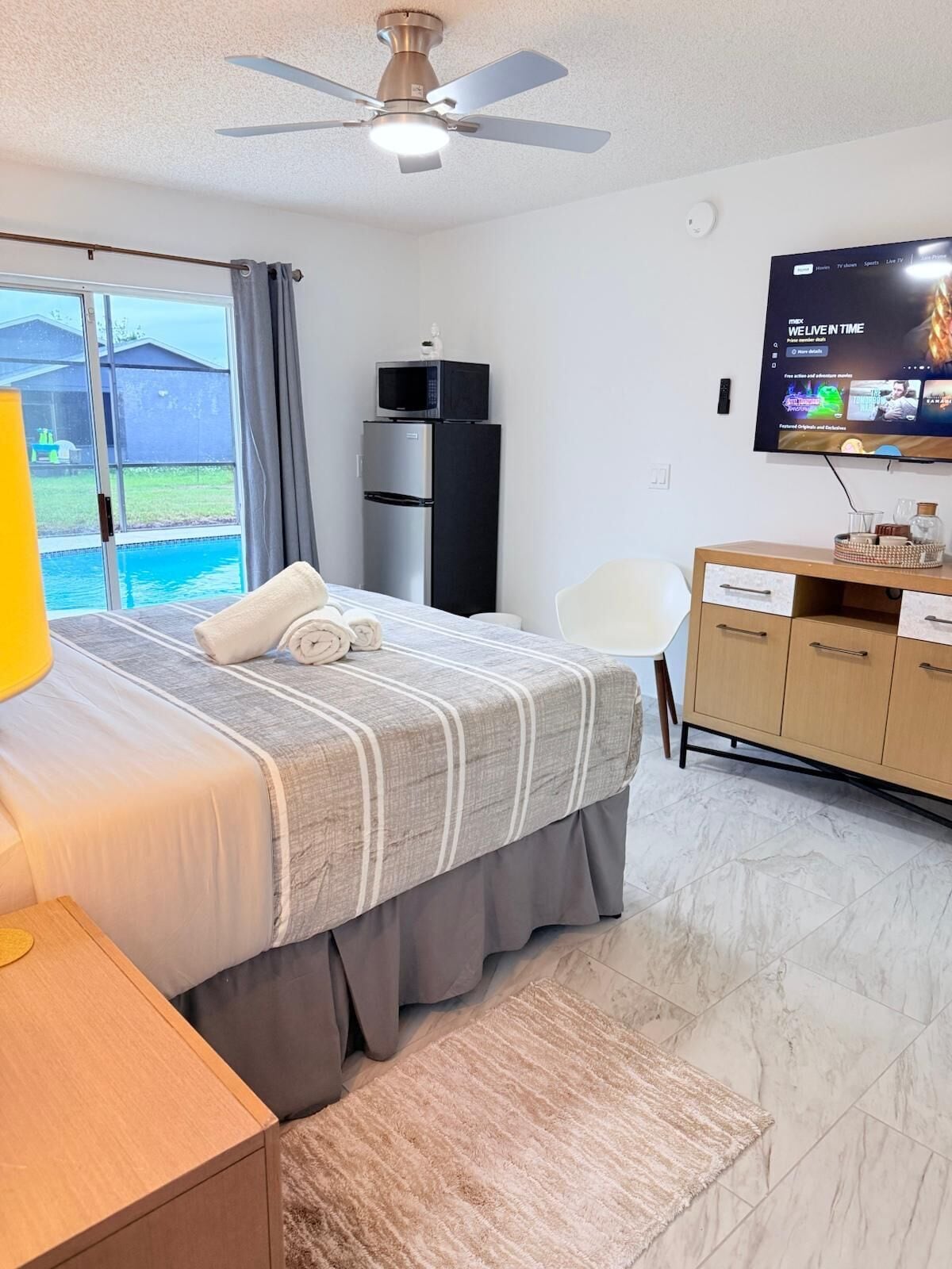 1 slaapkamer, een strijkplank/strijkijzer, internet, beddengoed