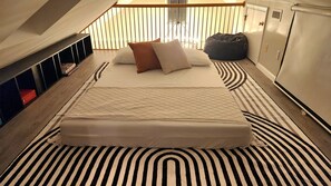 3 bedrooms, desk, iron/ironing board, travel crib