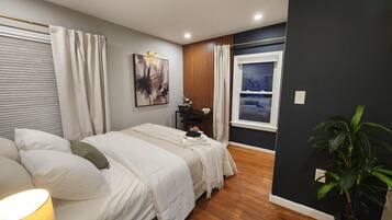 3 camere, una scrivania, ferro/asse da stiro, culla da viaggio