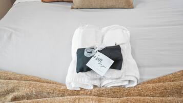 تجهيزات دش، مستلزمات للعناية الشخصية صديقة للبيئة، مجففات شعر، مناشف