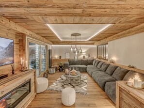 TV, fireplace - Le Canvolan by Interhome (Tignes)