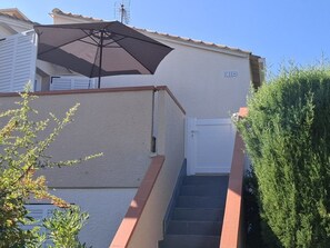 Exterior detail - Air-conditioned two-bedroom flat with mezzanine, ideally located - sleeps 4 - 4CASEL8 (SAINT CYPRIEN PLAGE)