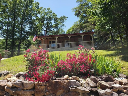 Charming cabin with Smoky Mountain Views in Cosby