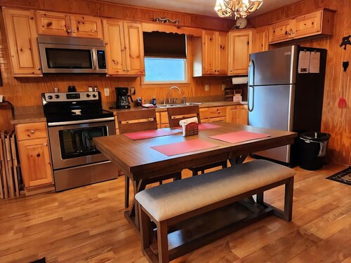 Charming cabin with Smoky Mountain Views in Cosby