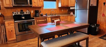 Charming cabin with Smoky Mountain Views in Cosby