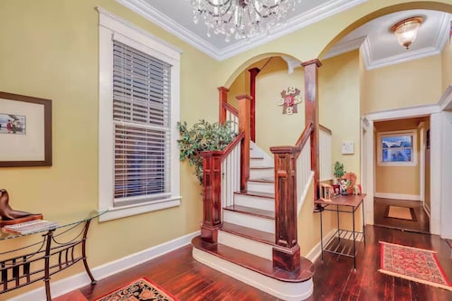 Historic Downtown Victorian Home Near Forsyth