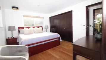 5 عدّة غرف نوم ومكواة/لوح كي وواي فاي مجانًا وملاءات أسرّة