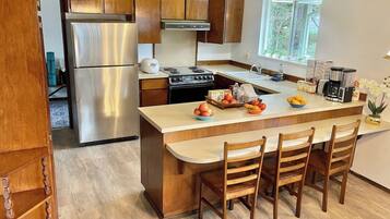 ميكروويف، فرن، موقد طهي مسطح، غسالة أطباق