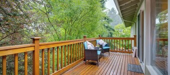 Peaceful Retreat  Serene Lake Forest Park House