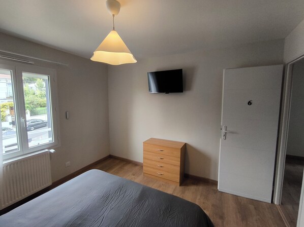 1 غرفة نوم وواي فاي وملاءات أسرّة