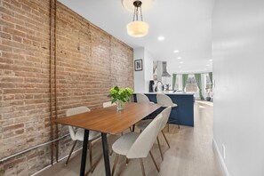 Dining - Renovated townhome in Downtown Jersey City w Backyard patio (Jersey City)