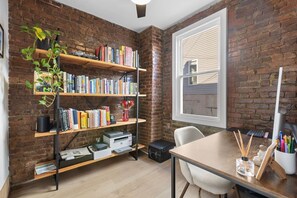 Interior - Renovated townhome in Downtown Jersey City w Backyard patio (Jersey City)