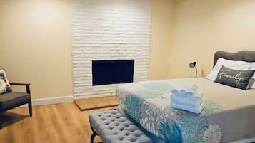 5 habitaciones, tabla de planchar con plancha, internet y ropa de cama