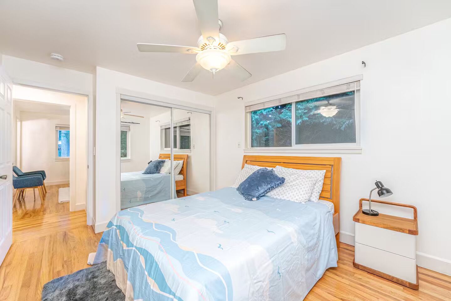 5 habitaciones, tabla de planchar con plancha y wifi gratis 