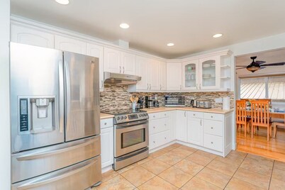 Family-Friendly Comfort For Groups & Long Stays