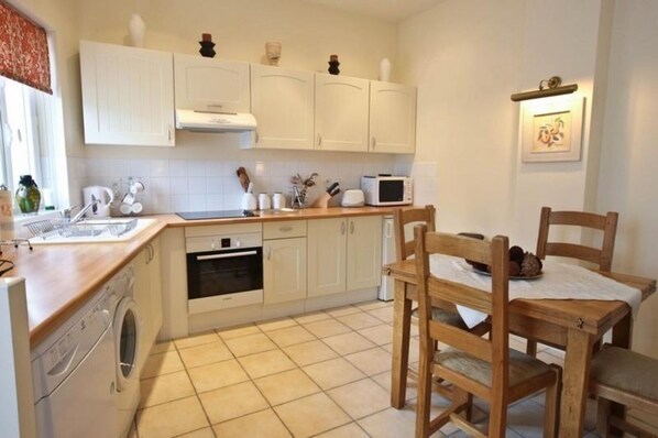 Micro-ondes, lave-vaisselle