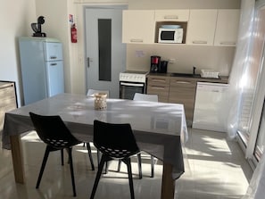 Fridge, microwave, oven, dishwasher