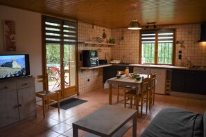 Réfrigérateur, micro-ondes, four