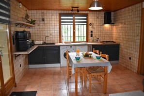 تناول الطعام